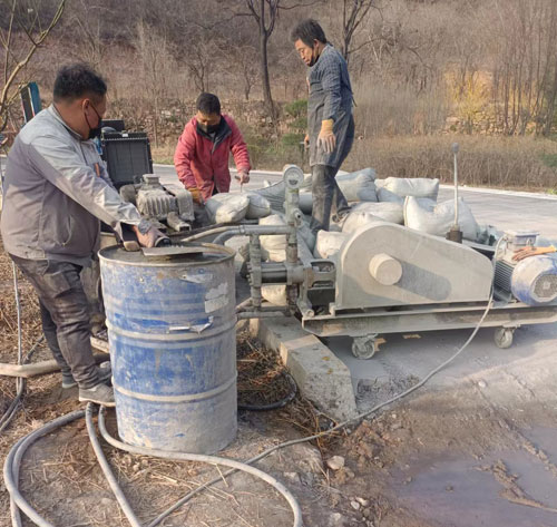 龙子湖路面下沉注浆